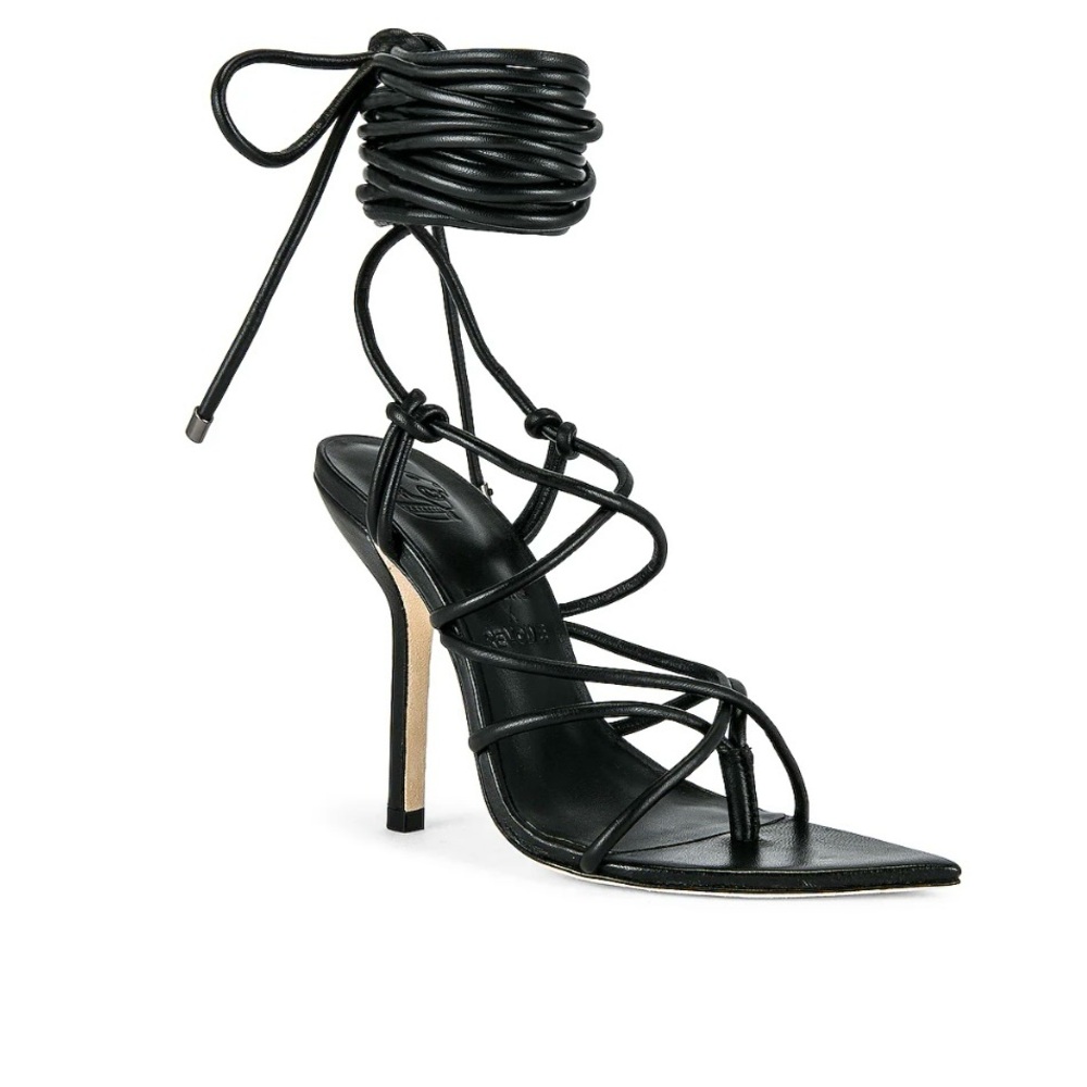 Dundas black “Iggy heel” size 7.5